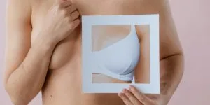 8 causas del dolor de pecho: qué lo origina y cómo aliviarlo