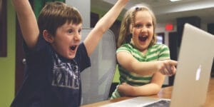 6 efectos del uso excesivo de pantallas en el desarrollo infantil