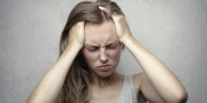 Dormir con tinnitus: cómo combatir el zumbido nocturno